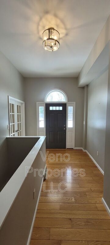 Building Photo - 2057 Rowley Rd