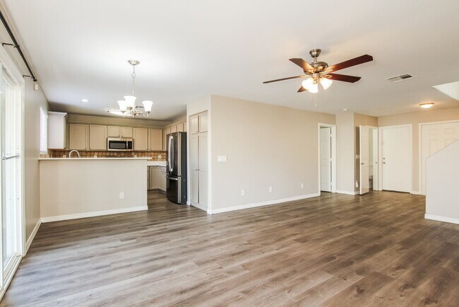 Building Photo - 22236 W Desert Bloom St