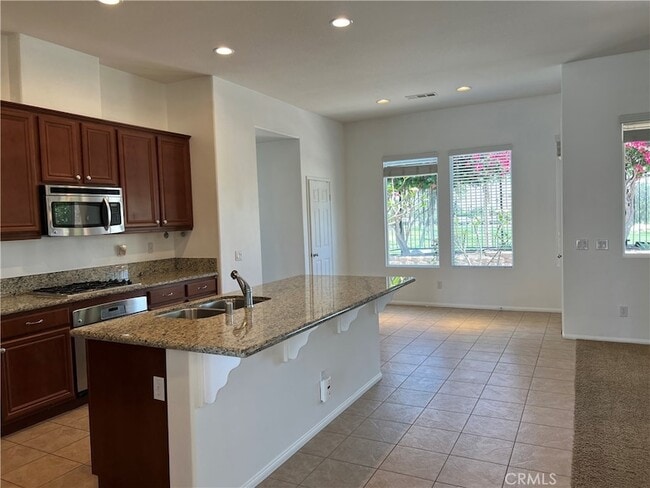 Building Photo - 77184 California Dr