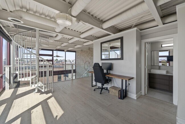 Building Photo - 367 Auden Ave