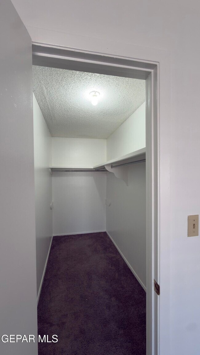 Building Photo - 101 3 N Trevino Rd