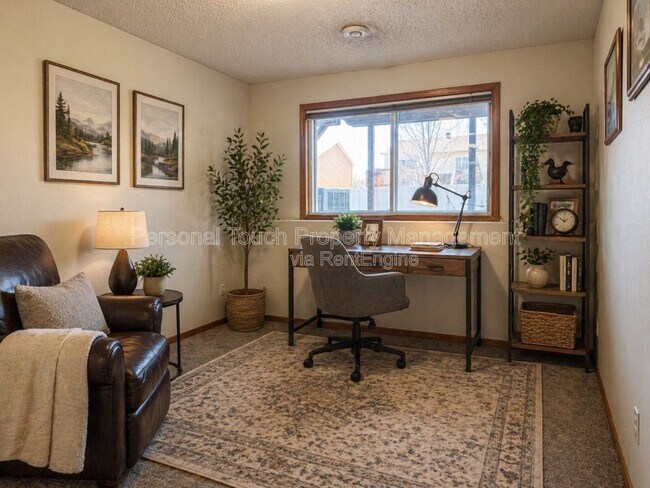 Building Photo - 975 42nd Ave W