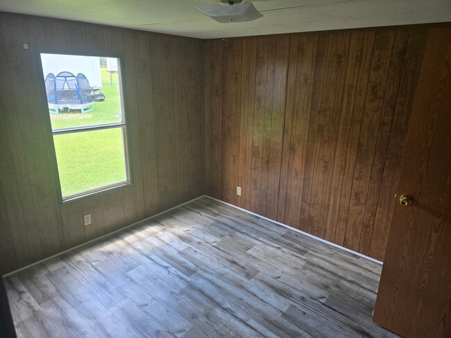 Building Photo - 472 Ruben Wells Rd
