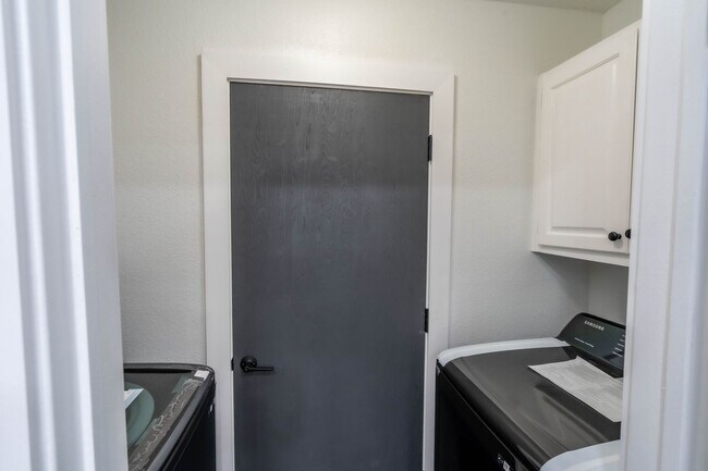 Building Photo - 3 Bed | 2 Bath | Broken Arrow