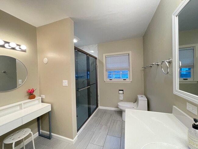 Building Photo - 844 Juniper Rd