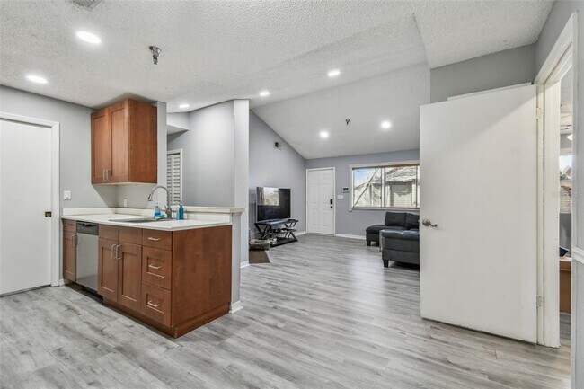 Building Photo - 10263 Gandy Blvd N