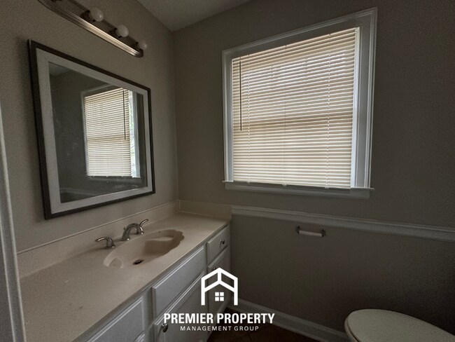 Building Photo - Stunning 4BR Cordova Home | Chef's Kitchen with Island, Formal Dining & Fireplace