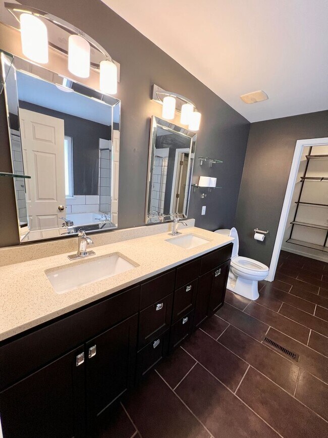 Building Photo - 6 Bed 4 Bath in West End