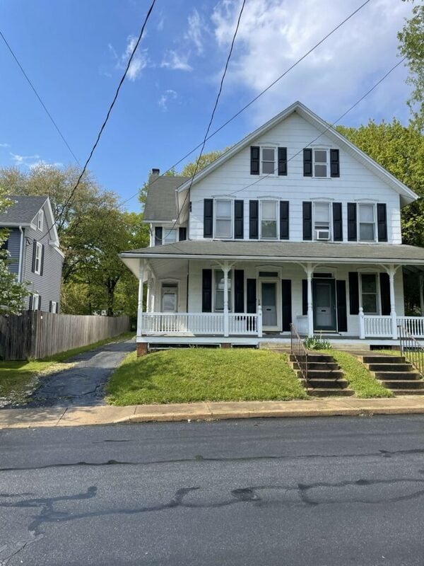 Building Photo - 19 W Cottage Ave