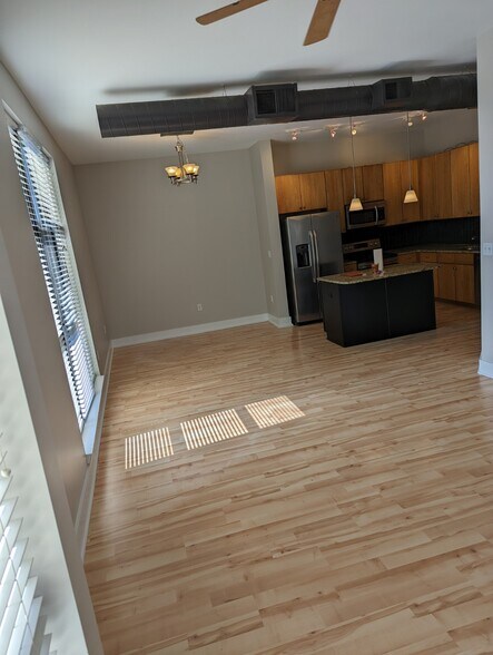 Living Room, Facing Southwest - 535 S Upper St