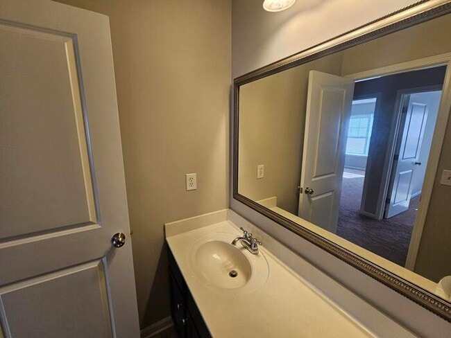 Building Photo - Chapin Home