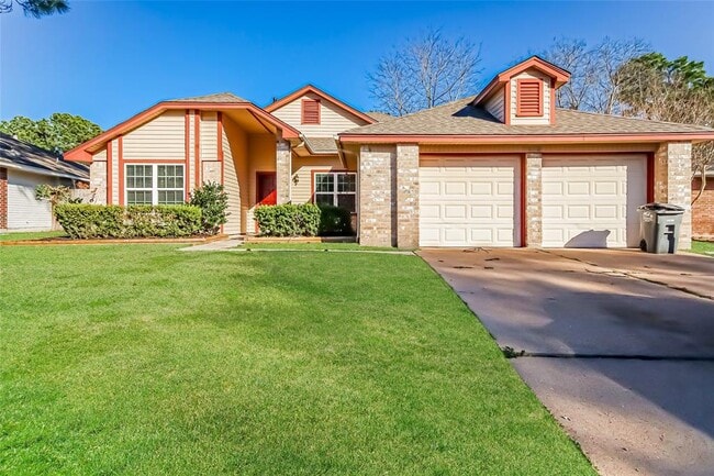 Primary Photo - 8610 Greenleaf Lake Dr