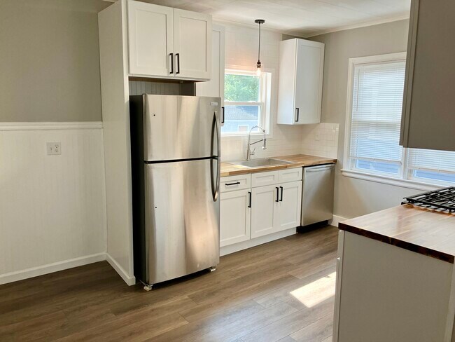 Building Photo - 109 Unger Ave