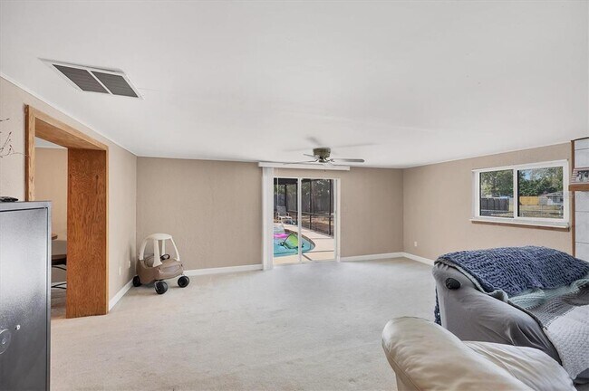 Building Photo - 3010 Golden Rain Dr