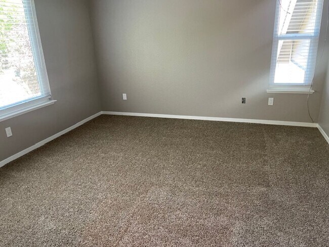 Building Photo - COMING SOON! Beautiful Home with Stunning ...