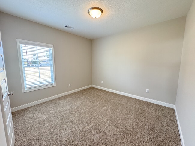 Building Photo - 310 Parkersburg Ln