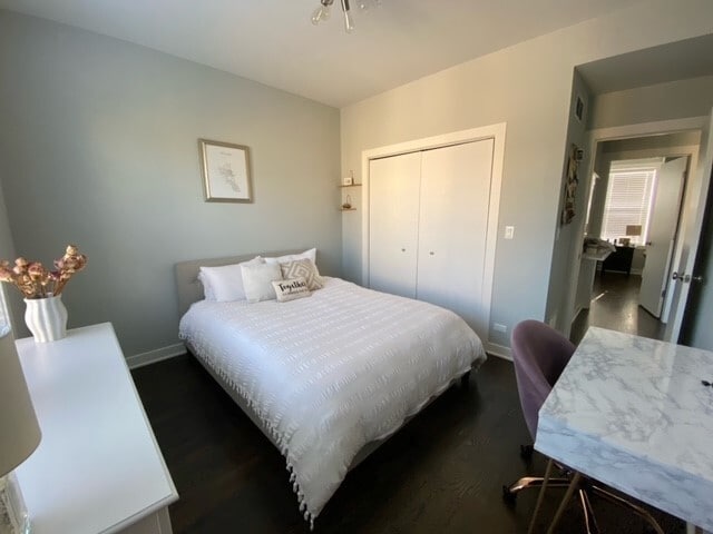 Building Photo - 3548 N Racine Ave