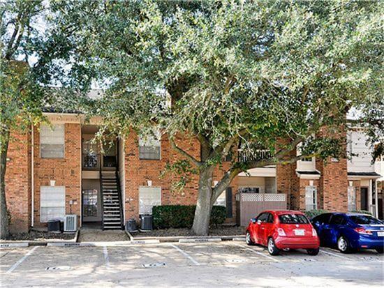 Building Photo - 2626 Holly Hall St
