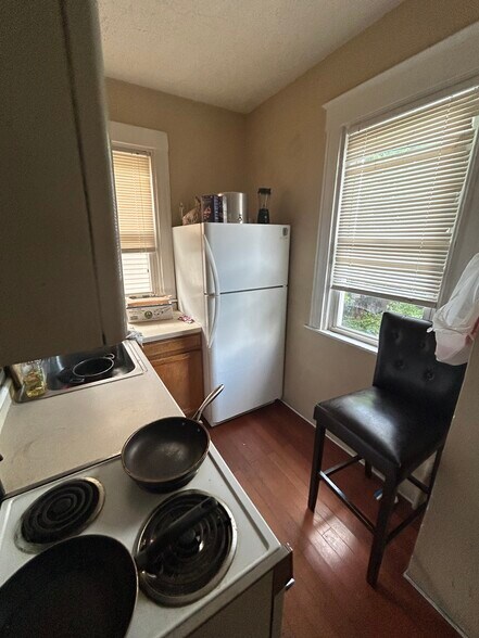 Building Photo - 225 Bosley St