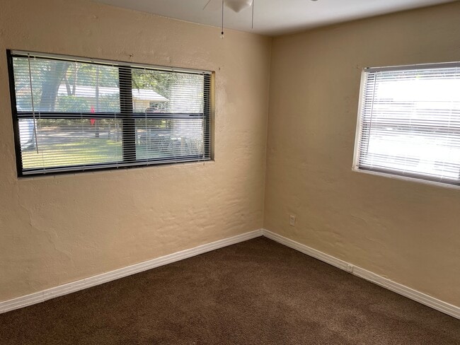 Building Photo - 1522 Myrtle Dr