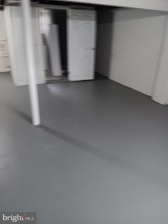 Building Photo - 41 N Kossuth St