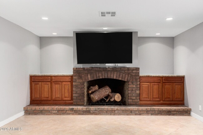 Building Photo - 4503 W Loma Ln