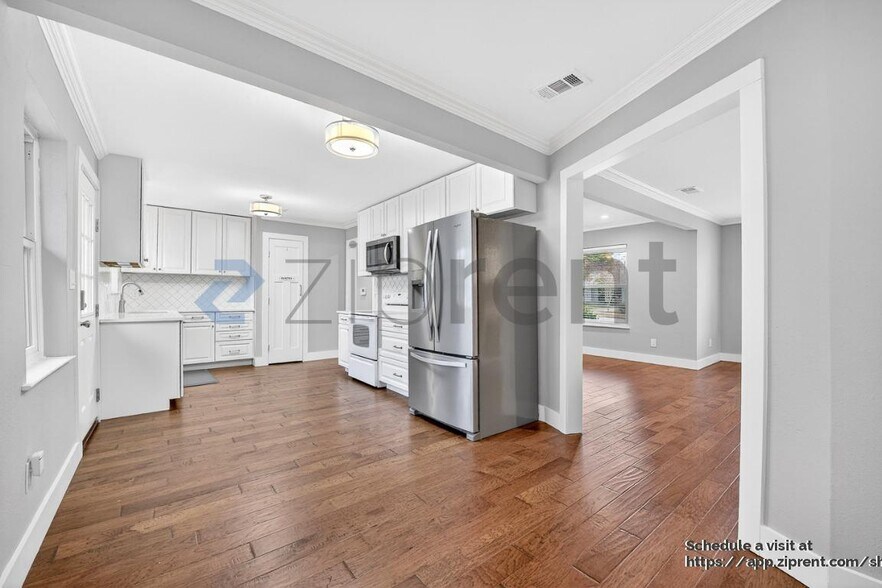 Building Photo - 428 Daniel St