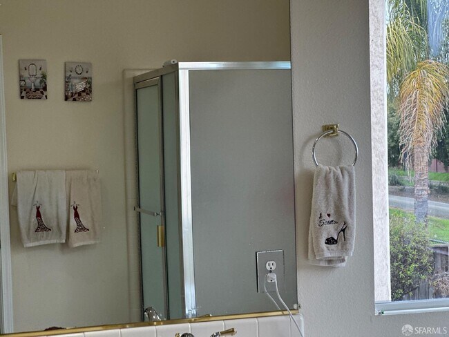 Building Photo - 2055 Redbud Way
