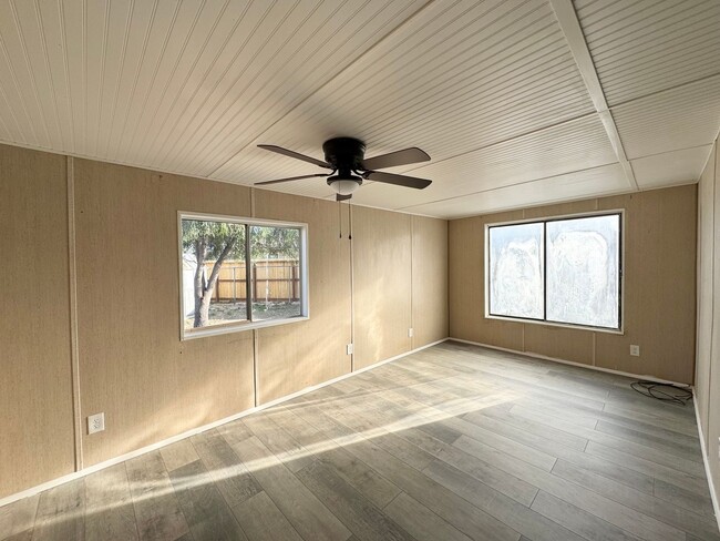 Building Photo - Cute Remodeled 3 Bedroom Home in Bullhead City, AZ