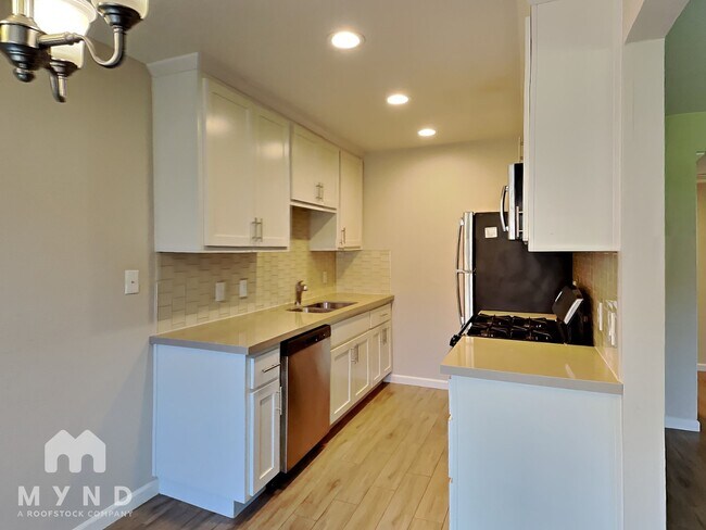 Building Photo - 2336 Villanova Cir