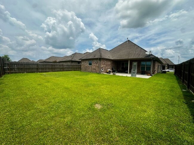 Building Photo - 162 Chestnut Ridge Dr