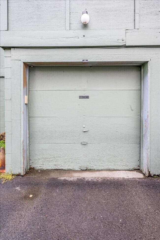 Building Photo - Charming Furnished Condo in Taku/Campbell - Everything You Need in One Place!