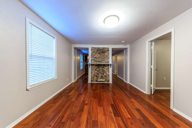 Building Photo - Quaint East Nashville Home for Lease NOW AVAILABLE!