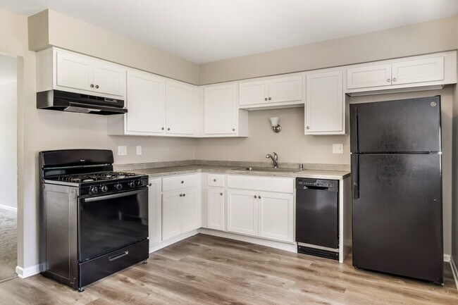 Building Photo - 147 S Grand Ave