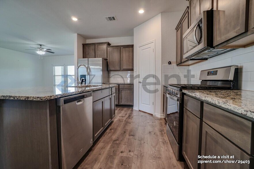 Building Photo - 611 Rawhide Way