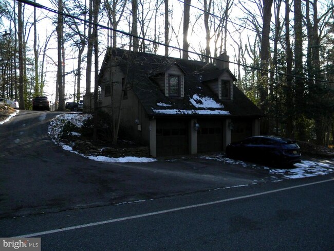 Building Photo - 12 Breakneck Rd