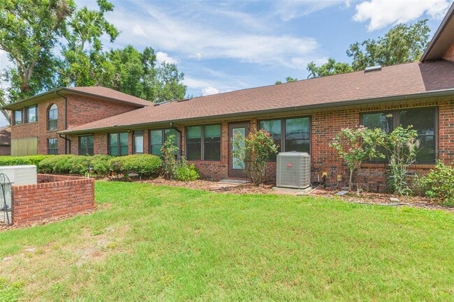 Building Photo - 6541 Brentwood Dr.