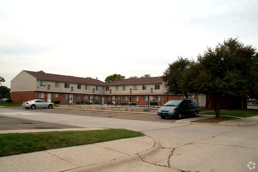 Goddard Court Apartments - Goddard Estates