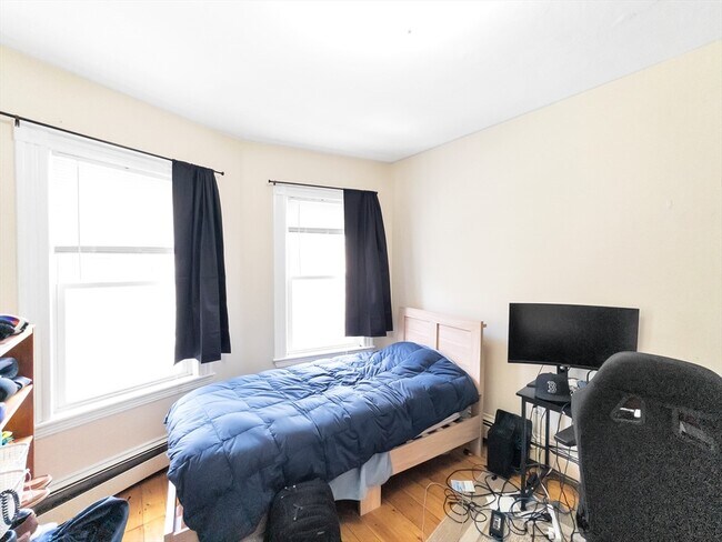 Building Photo - 32 Fisher Ave