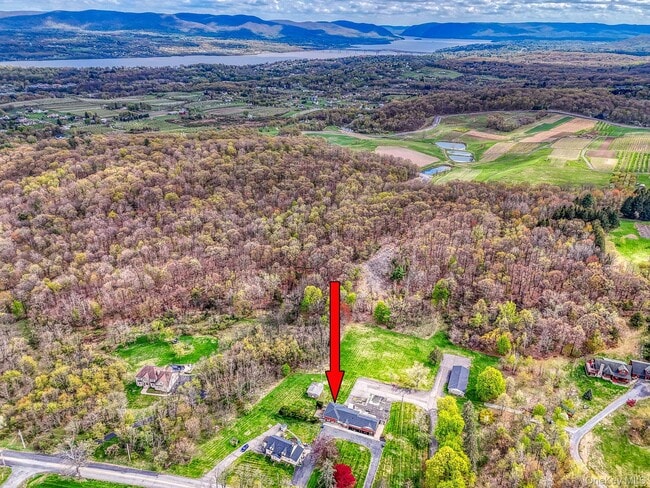 Building Photo - 353 Candlestick Hill Rd