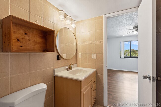 Building Photo - 3700 N Pine Island Rd