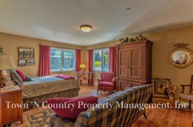 Building Photo - Spacious San Benancio Estate on Over 1 Acre with Workshop, RV Parking & Pasture Area
