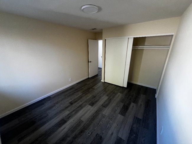 Building Photo - 4327 Fairlands Dr