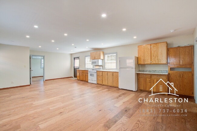 Primary Photo - 198 Nassau St