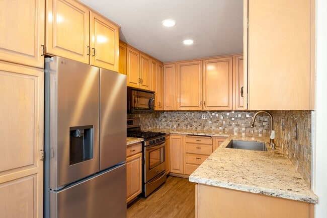 Building Photo - Ventura | Todd Ranch Townhome | 3 Bedroom + 2 Bathroom
