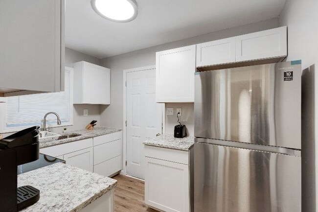 Building Photo - Smith St