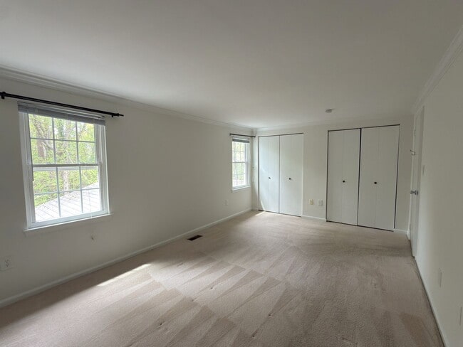 Building Photo - Beautiful 4 Bed 2.5 Bath Townhome in Burke For Rent!