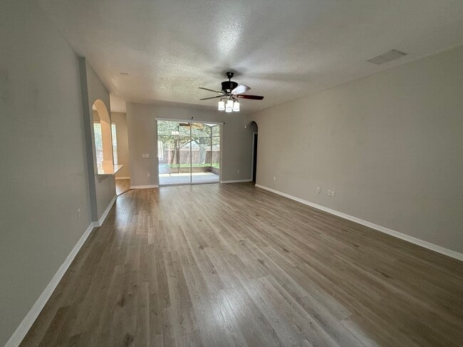 Building Photo - 944 Lost Grove Cir