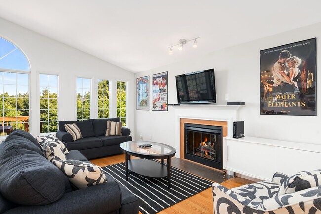 Building Photo - 1612 26th Ave