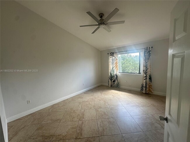 Building Photo - 15489 N Miami Lakeway